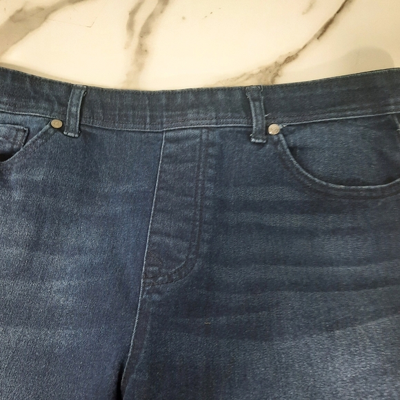 DG2 Diane Gilman Denim Jeans Dark Wash Blue Pull On Size Medium Super Stretch - Picture 7 of 13